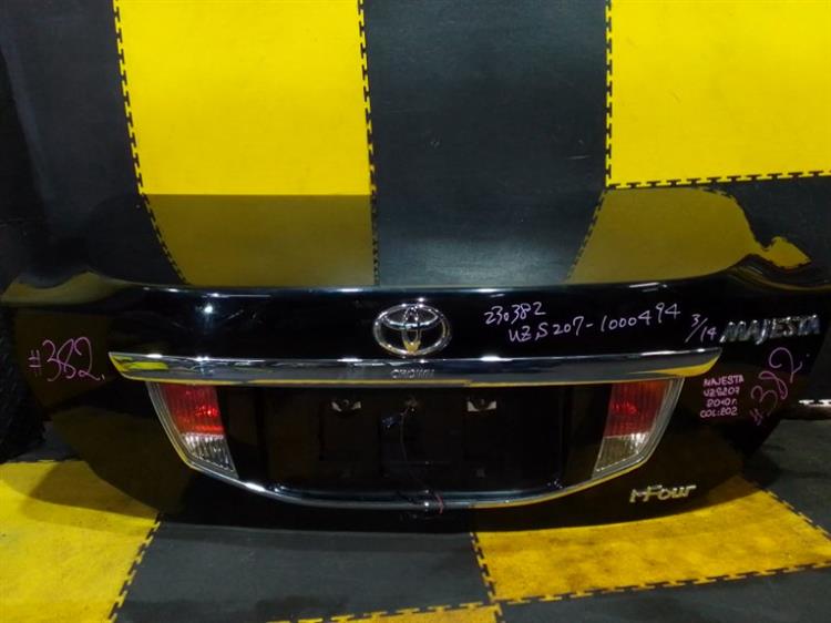 Крышка багажника Тойота Краун Маджеста в Нефтеюганске 101292