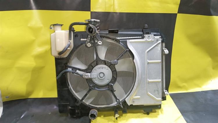 Радиатор основной Тойота Витц в Нефтеюганске 105088