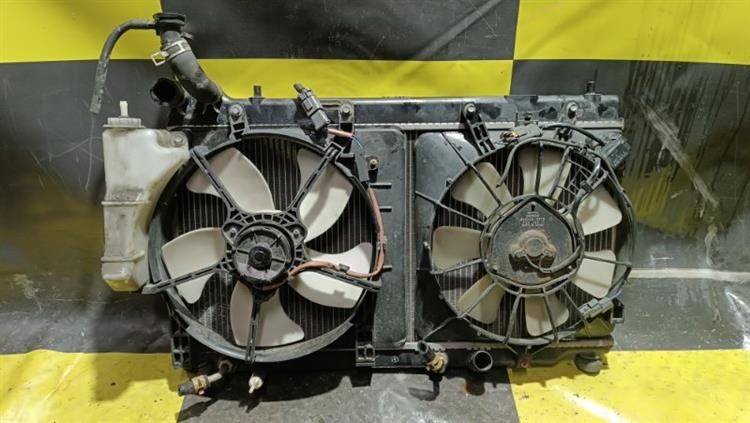 Радиатор основной Хонда Фит в Нефтеюганске 105259