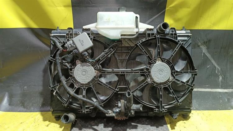 Радиатор основной Ниссан Скайлайн в Нефтеюганске 105354