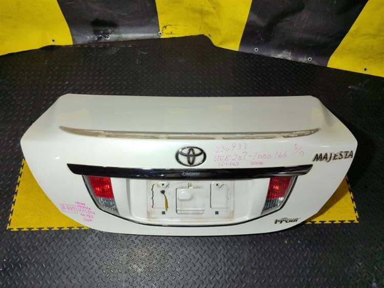 Крышка багажника Тойота Краун Маджеста в Нефтеюганске 115525