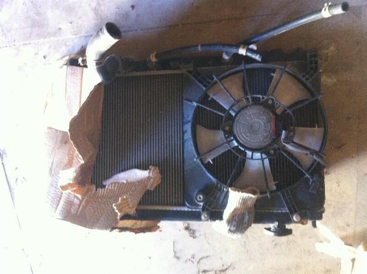 Радиатор основной Хонда Фит в Нефтеюганске 1288