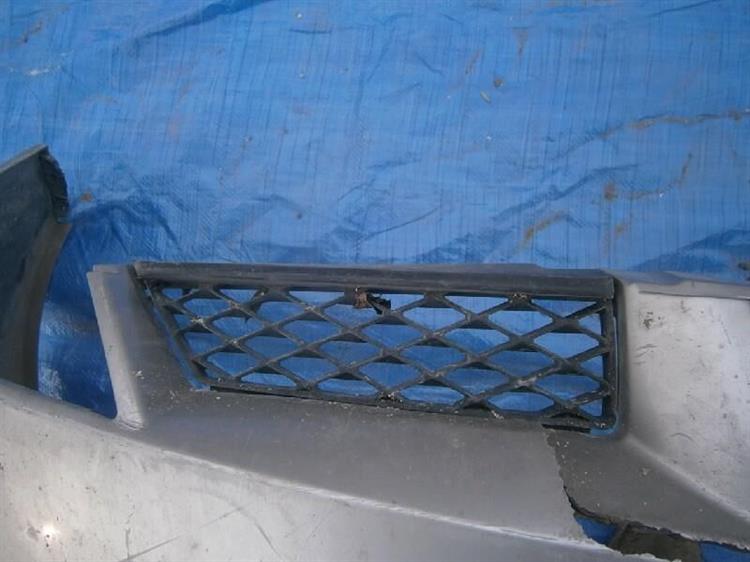 Решетка радиатора Ниссан Вингроуд в Нефтеюганске 21734