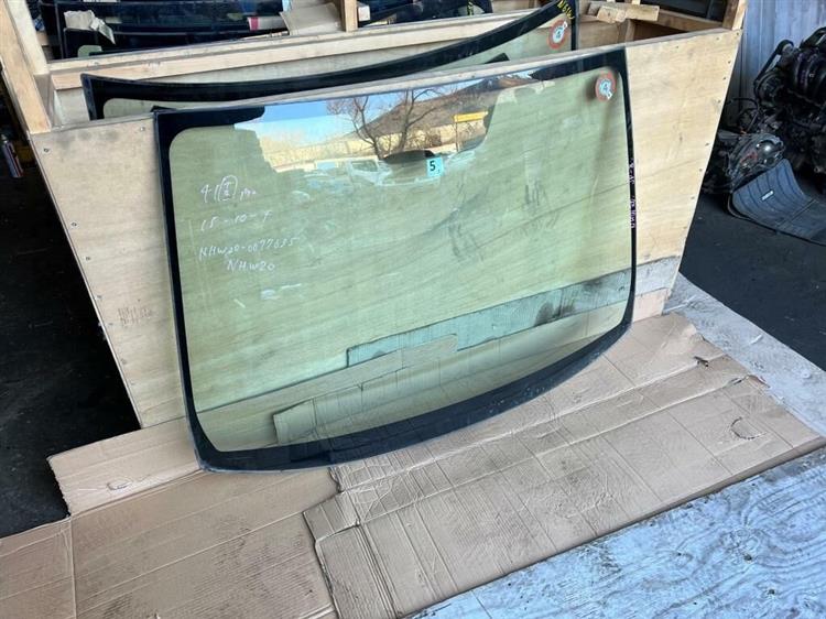 Лобовое стекло Тойота Приус в Нефтеюганске 236521