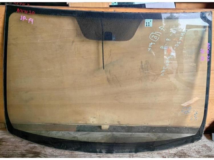 Лобовое стекло Тойота Приус в Нефтеюганске 249558