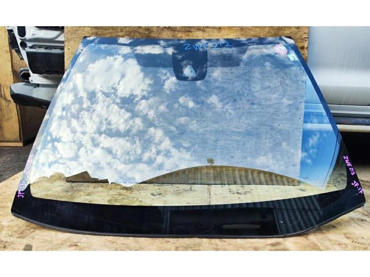 Лобовое стекло Тойота Королла в Нефтеюганске 255796