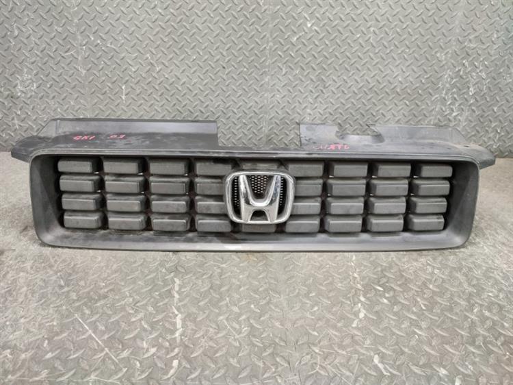 Решетка радиатора Хонда Мобилио Спайк в Нефтеюганске 404454