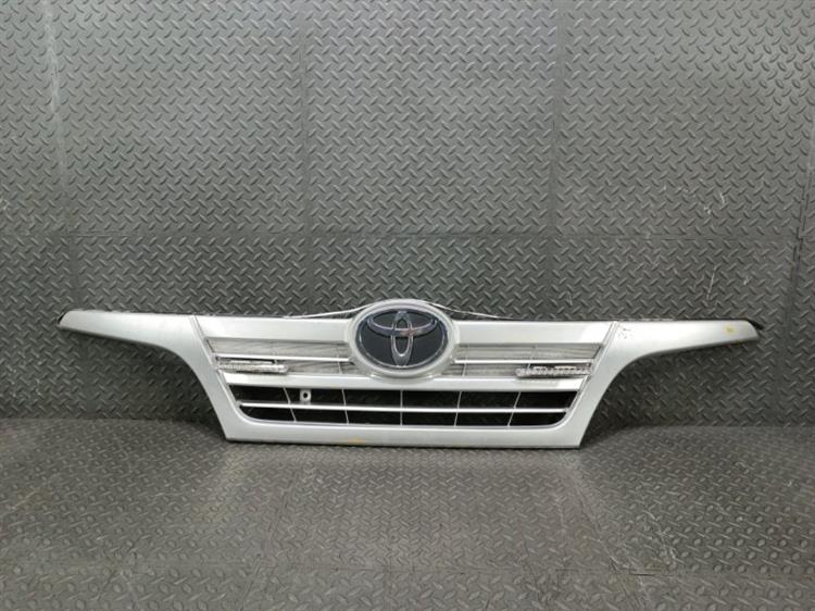 Решетка радиатора Тойота Тойоайс в Нефтеюганске 440640