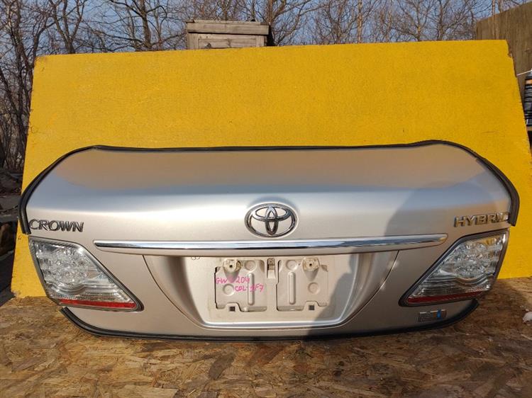 Крышка багажника Тойота Краун в Нефтеюганске 50774