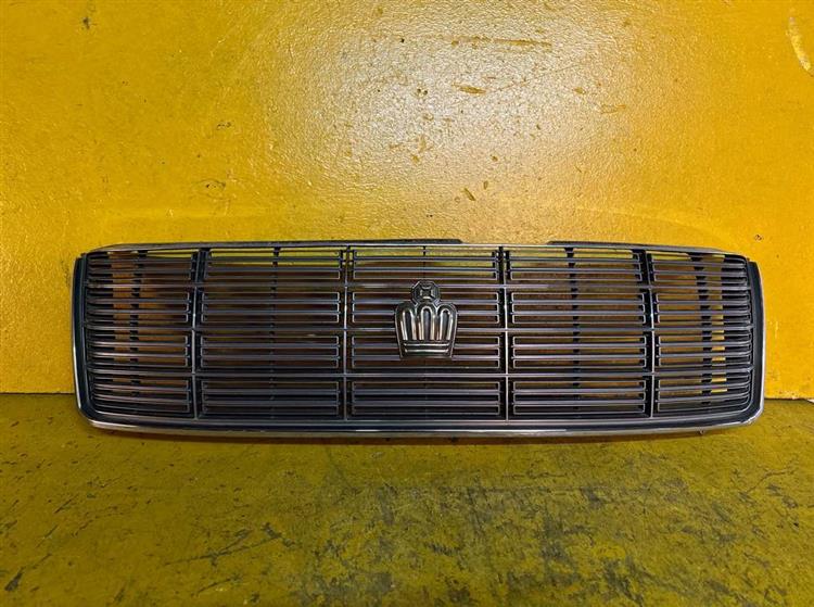 Решетка радиатора Тойота Краун в Нефтеюганске 54549
