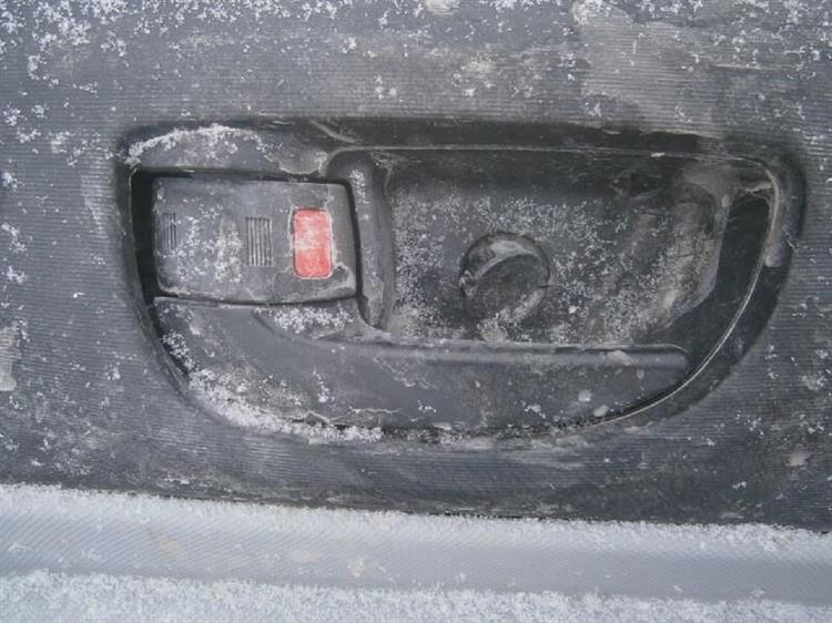 Дверь Тойота Приус в Нефтеюганске 66101