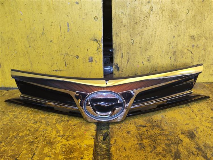 Решетка радиатора Тойота Королла Филдер в Нефтеюганске 70975