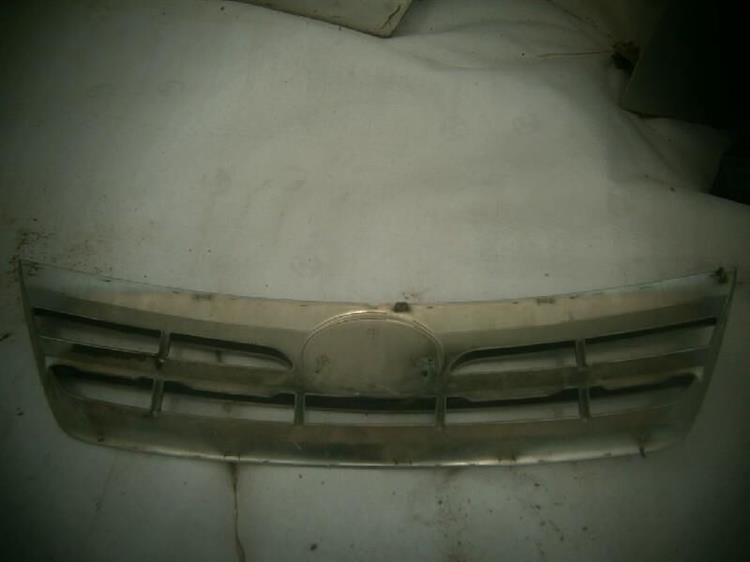 Решетка радиатора Тойота Пиксис в Нефтеюганске 73467
