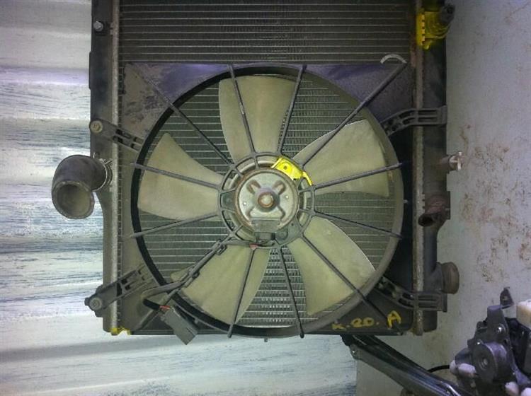 Диффузор радиатора Хонда Стрим в Нефтеюганске 7847