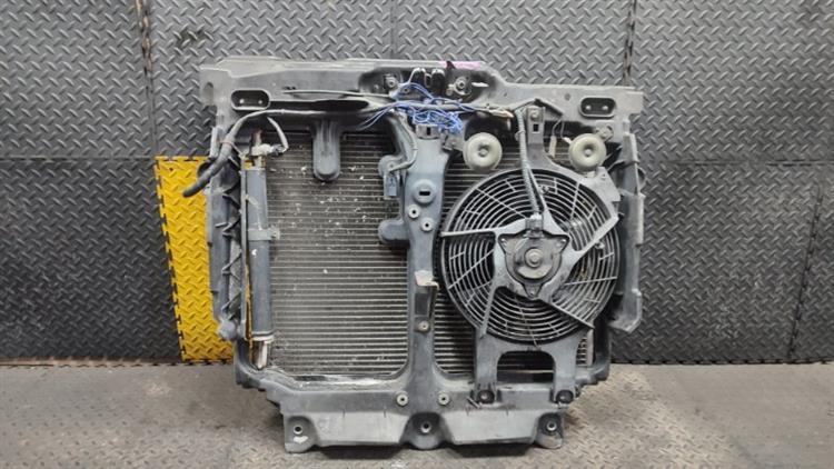 Рамка радиатора Ниссан Эльгранд в Нефтеюганске 91773